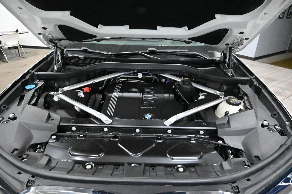 BMW X7 xDrive40i Sports Activity Vehicle 2021