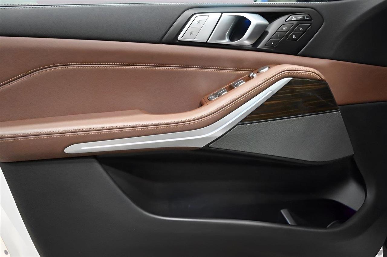 BMW X7 xDrive40i Sports Activity Vehicle 2021