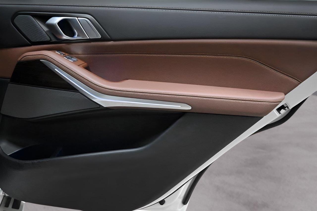 BMW X7 xDrive40i Sports Activity Vehicle 2021