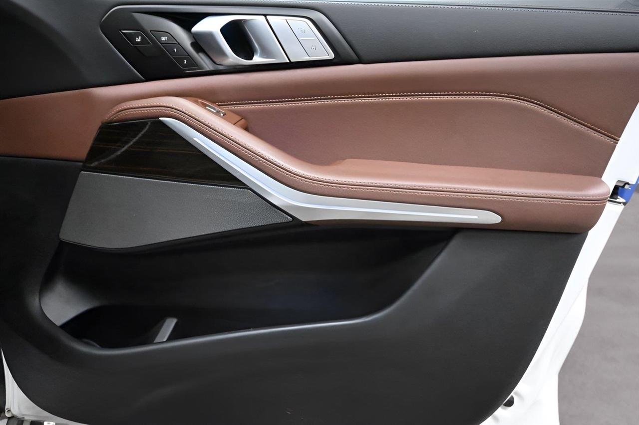 BMW X7 xDrive40i Sports Activity Vehicle 2021