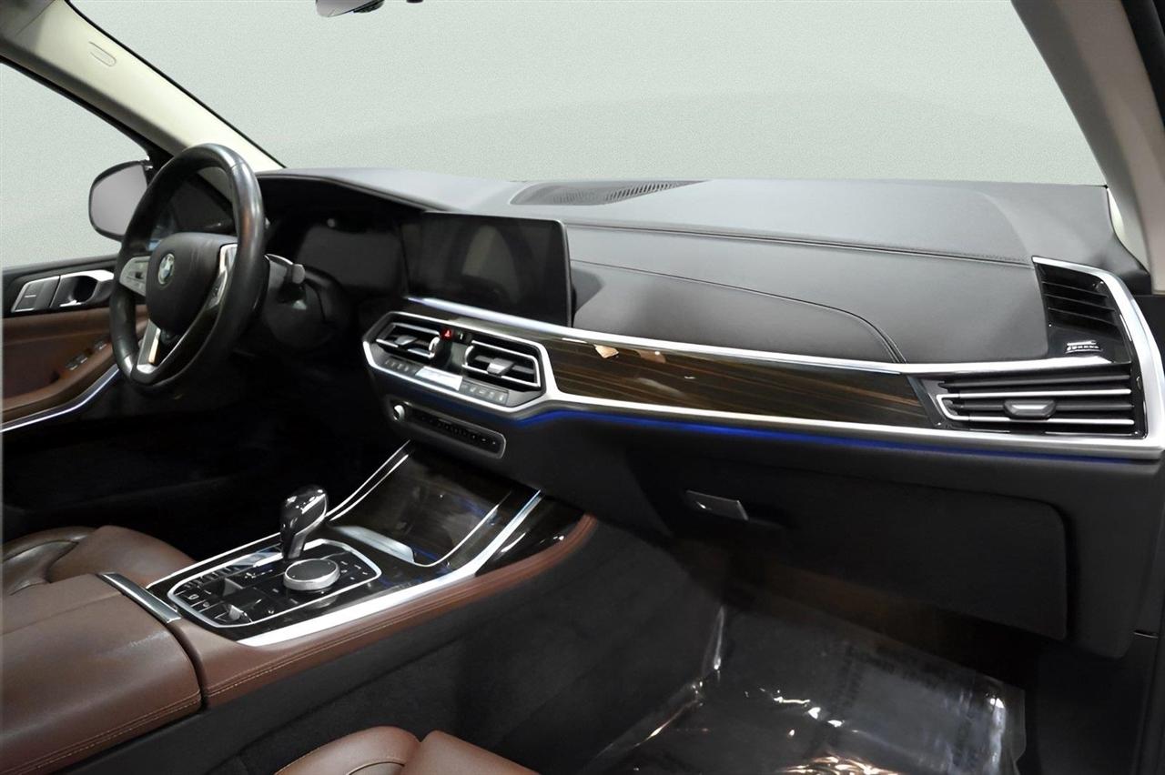 BMW X7 xDrive40i Sports Activity Vehicle 2021