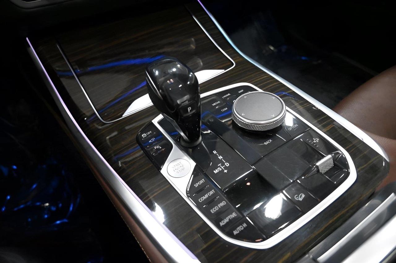BMW X7 xDrive40i Sports Activity Vehicle 2021