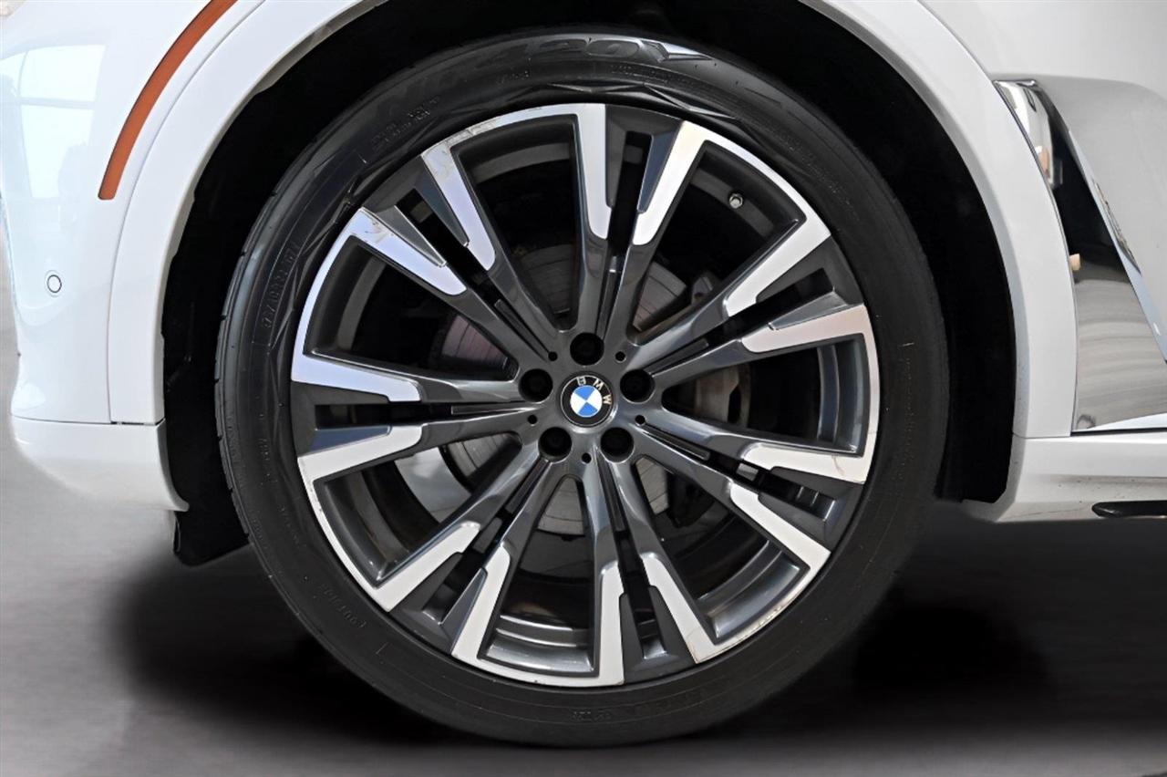 BMW X7 xDrive40i Sports Activity Vehicle 2021