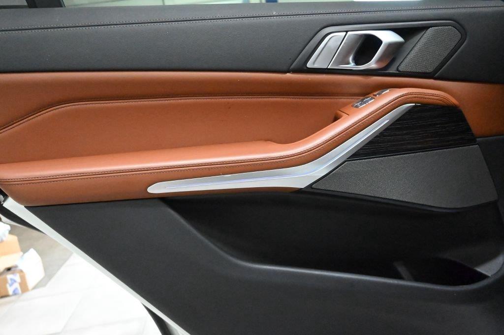 BMW X7 xDrive40i Sports Activity Vehicle 2020