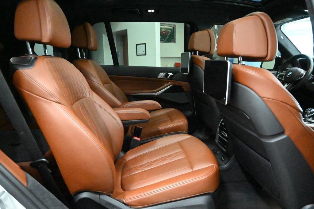 BMW X7 xDrive40i Sports Activity Vehicle 2020