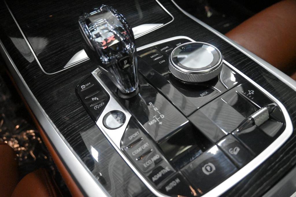 BMW X7 xDrive40i Sports Activity Vehicle 2020