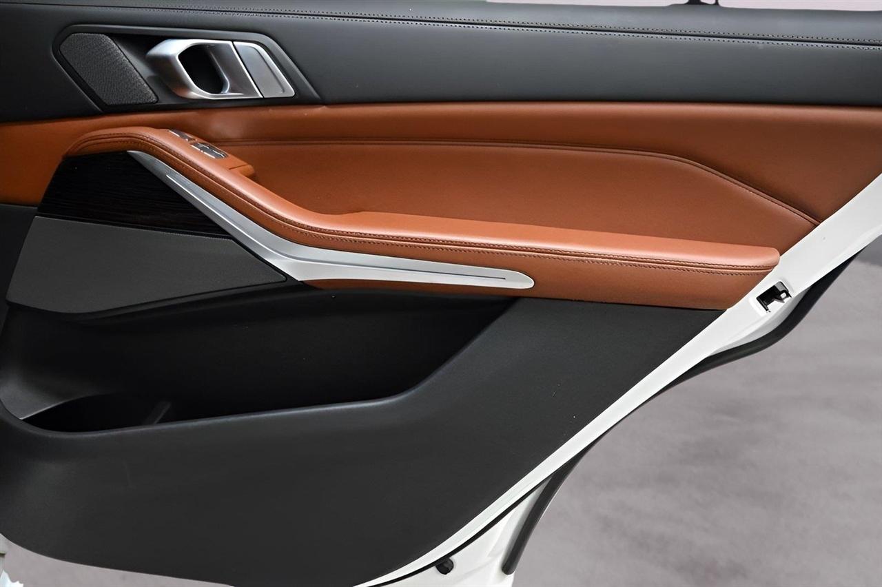 BMW X7 xDrive40i Sports Activity Vehicle 2020
