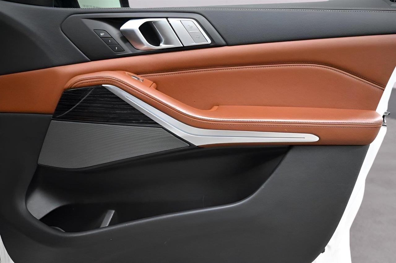 BMW X7 xDrive40i Sports Activity Vehicle 2020