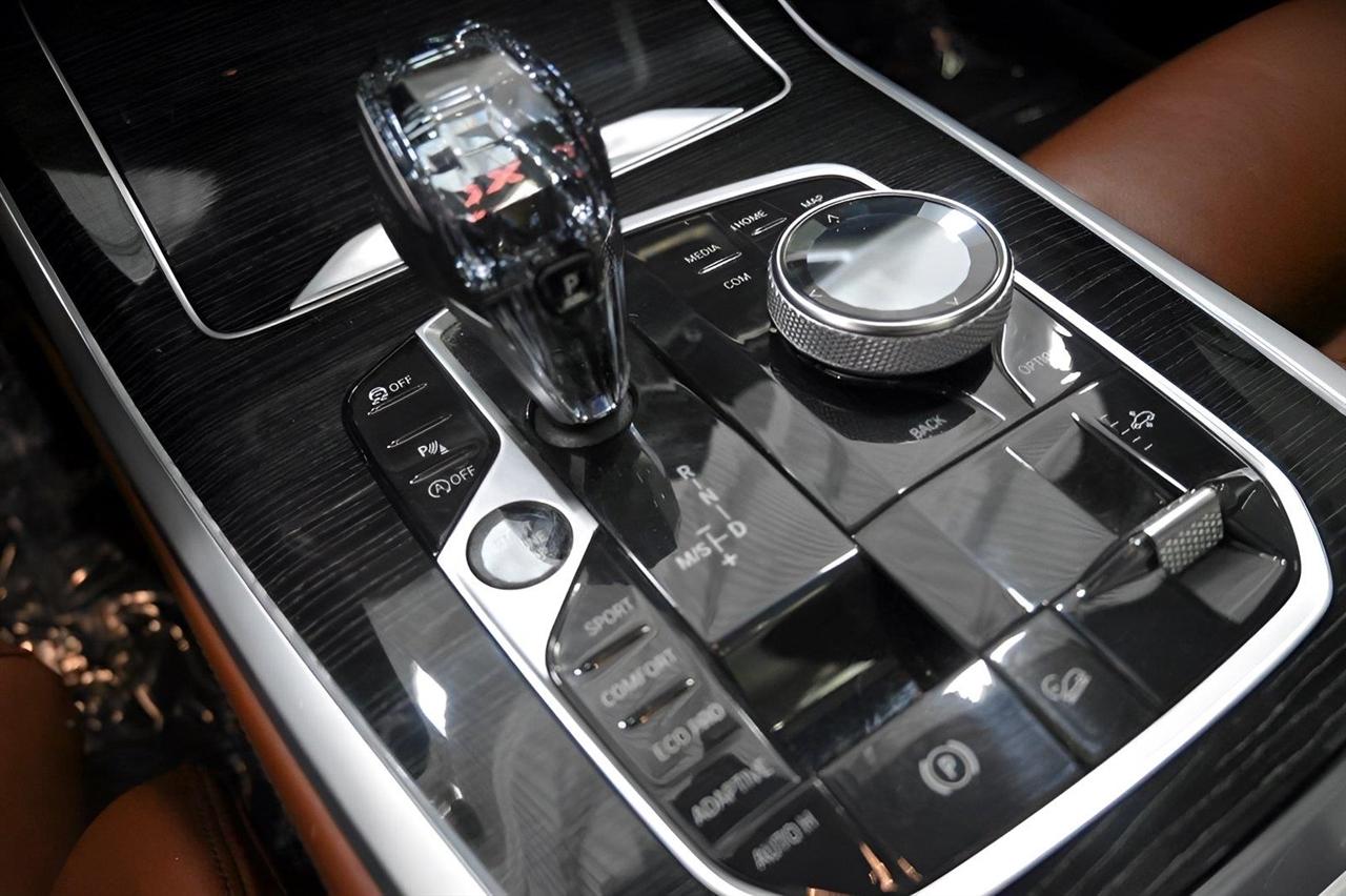 BMW X7 xDrive40i Sports Activity Vehicle 2020