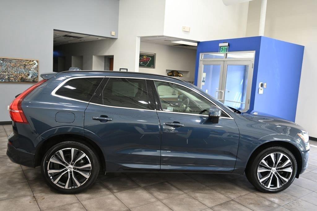 Volvo XC60 B5 AWD Momentum 2022
