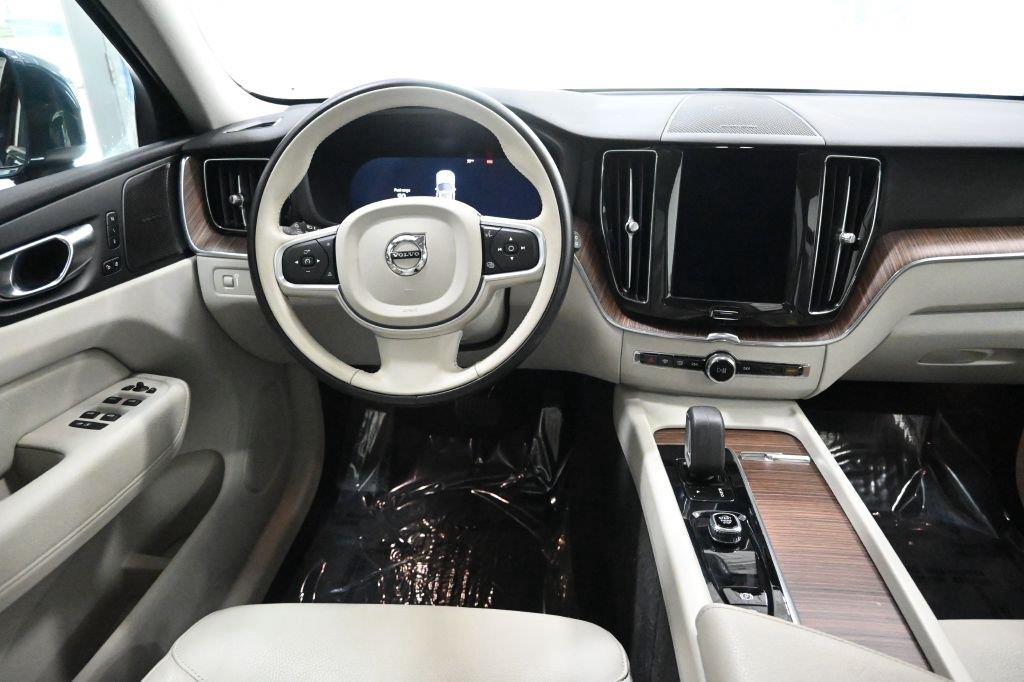 Volvo XC60 B5 AWD Momentum 2022