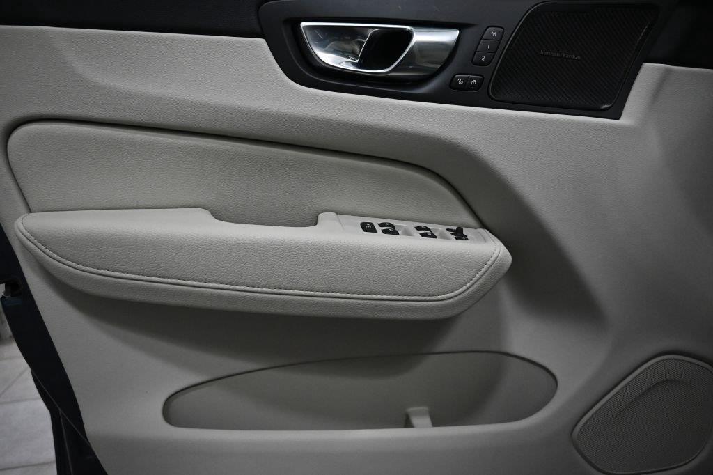 Volvo XC60 B5 AWD Momentum 2022