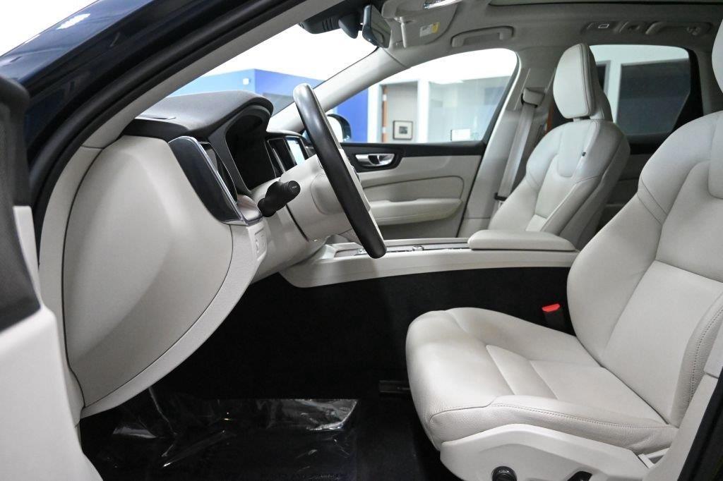 Volvo XC60 B5 AWD Momentum 2022
