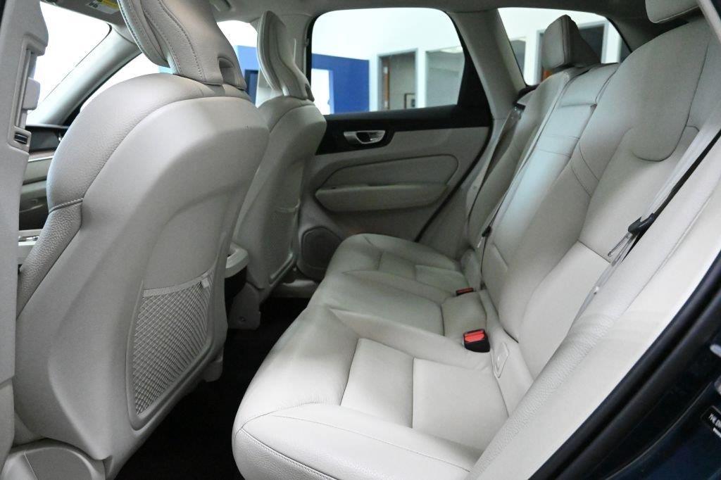 Volvo XC60 B5 AWD Momentum 2022