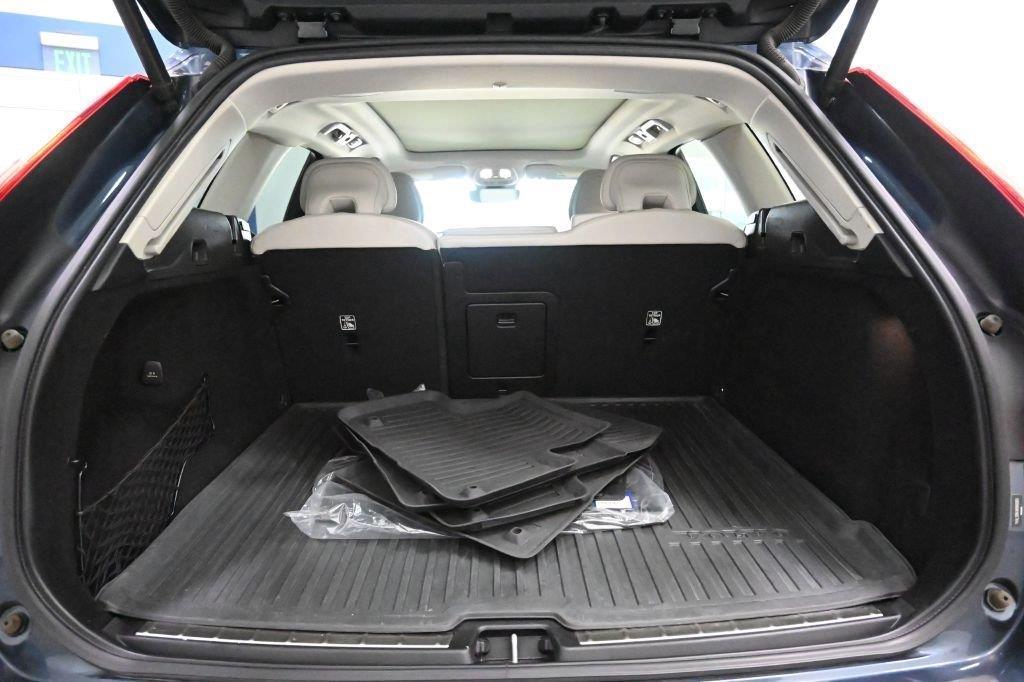 Volvo XC60 B5 AWD Momentum 2022