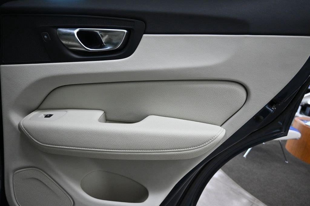 Volvo XC60 B5 AWD Momentum 2022