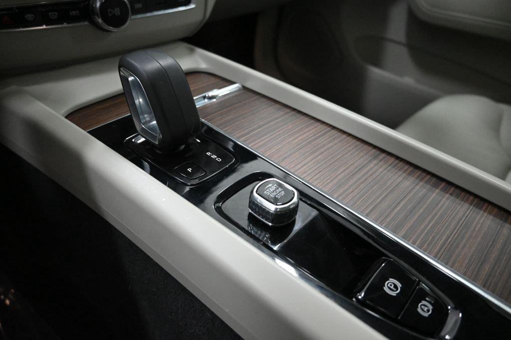Volvo XC60 B5 AWD Momentum 2022