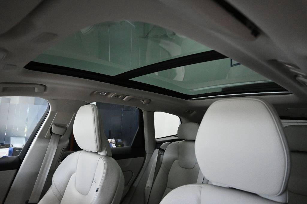 Volvo XC60 B5 AWD Momentum 2022