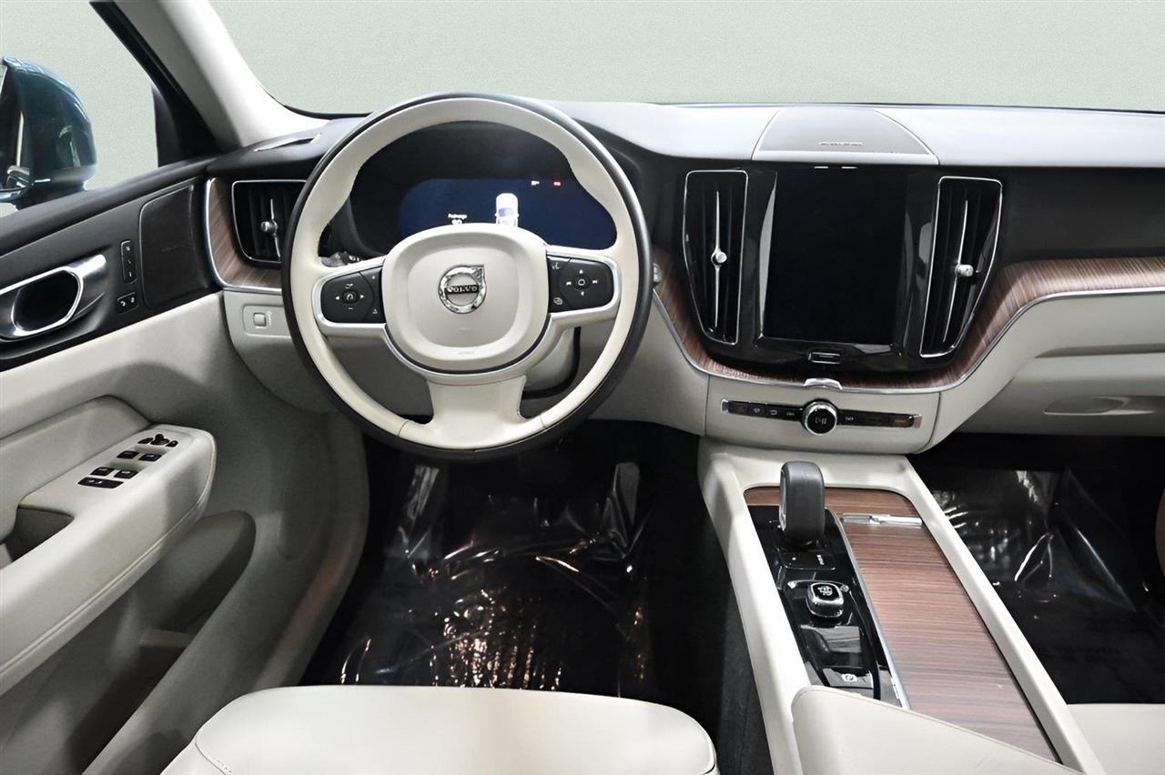 Volvo XC60 B5 AWD Momentum 2022