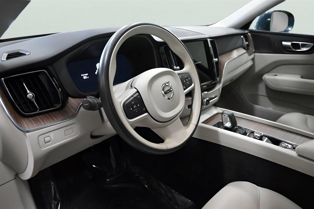 Volvo XC60 B5 AWD Momentum 2022