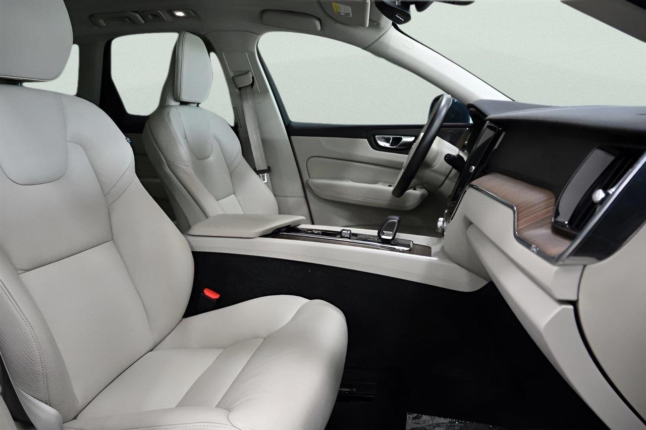 Volvo XC60 B5 AWD Momentum 2022