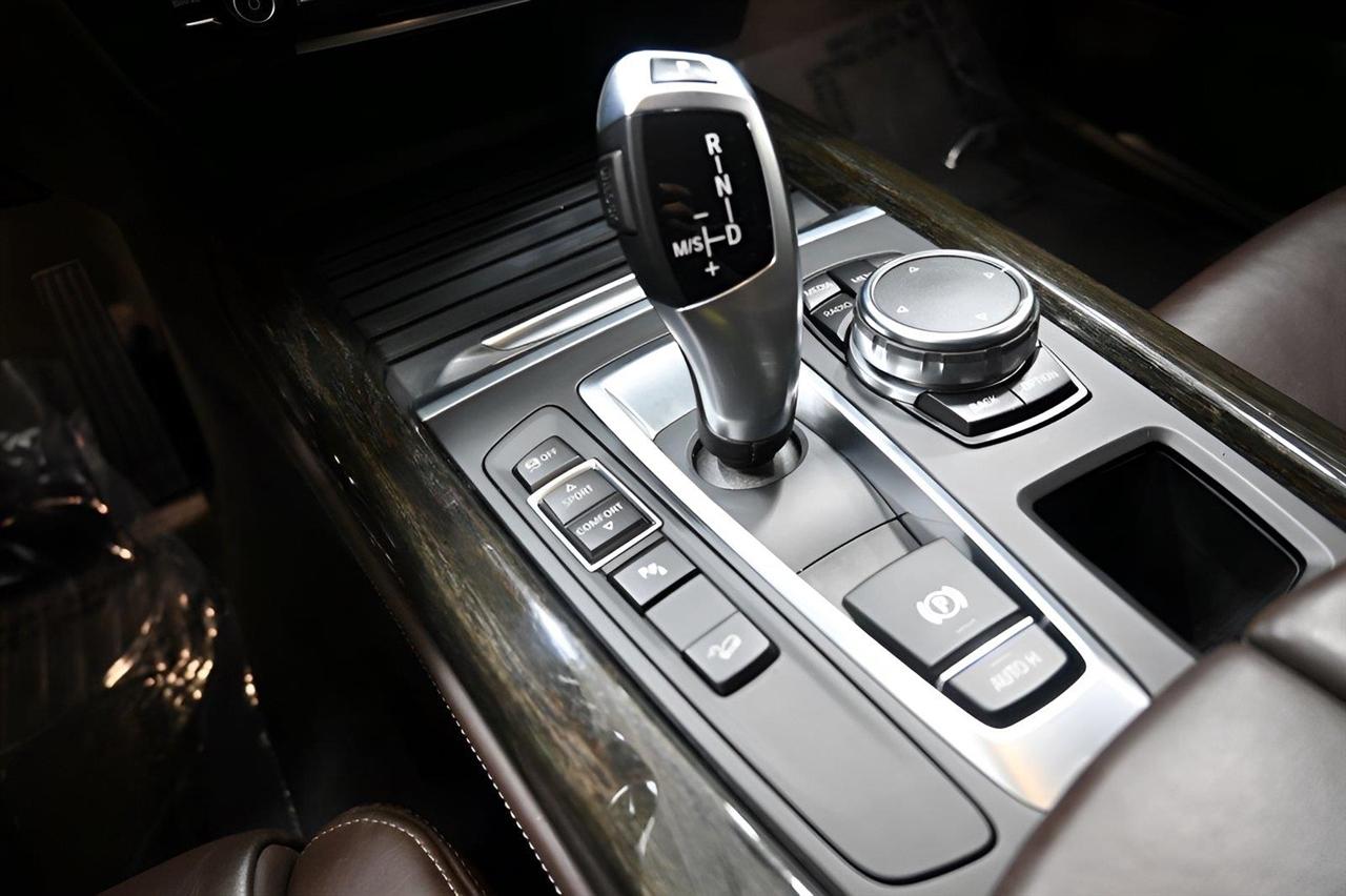 BMW X5 AWD 4dr xDrive50i 2015