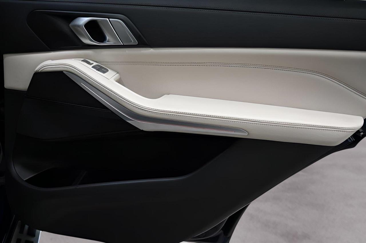 BMW X7 xDrive40i Sports Activity Vehicle 2022