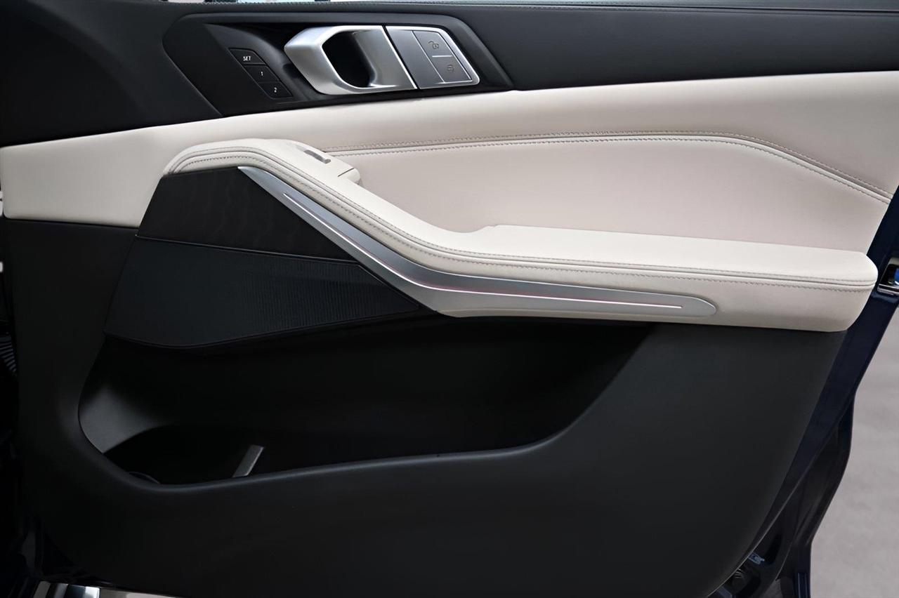 BMW X7 xDrive40i Sports Activity Vehicle 2022