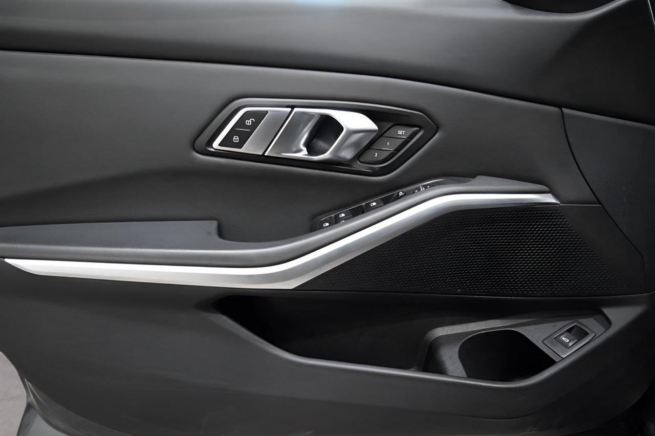 BMW 3 Series 330i xDrive Sedan 2019