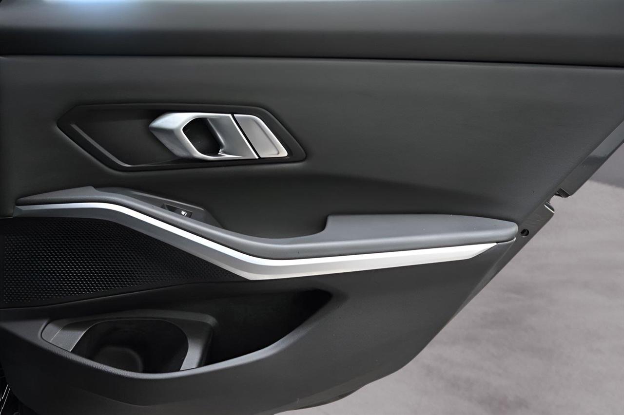 BMW 3 Series 330i xDrive Sedan 2019