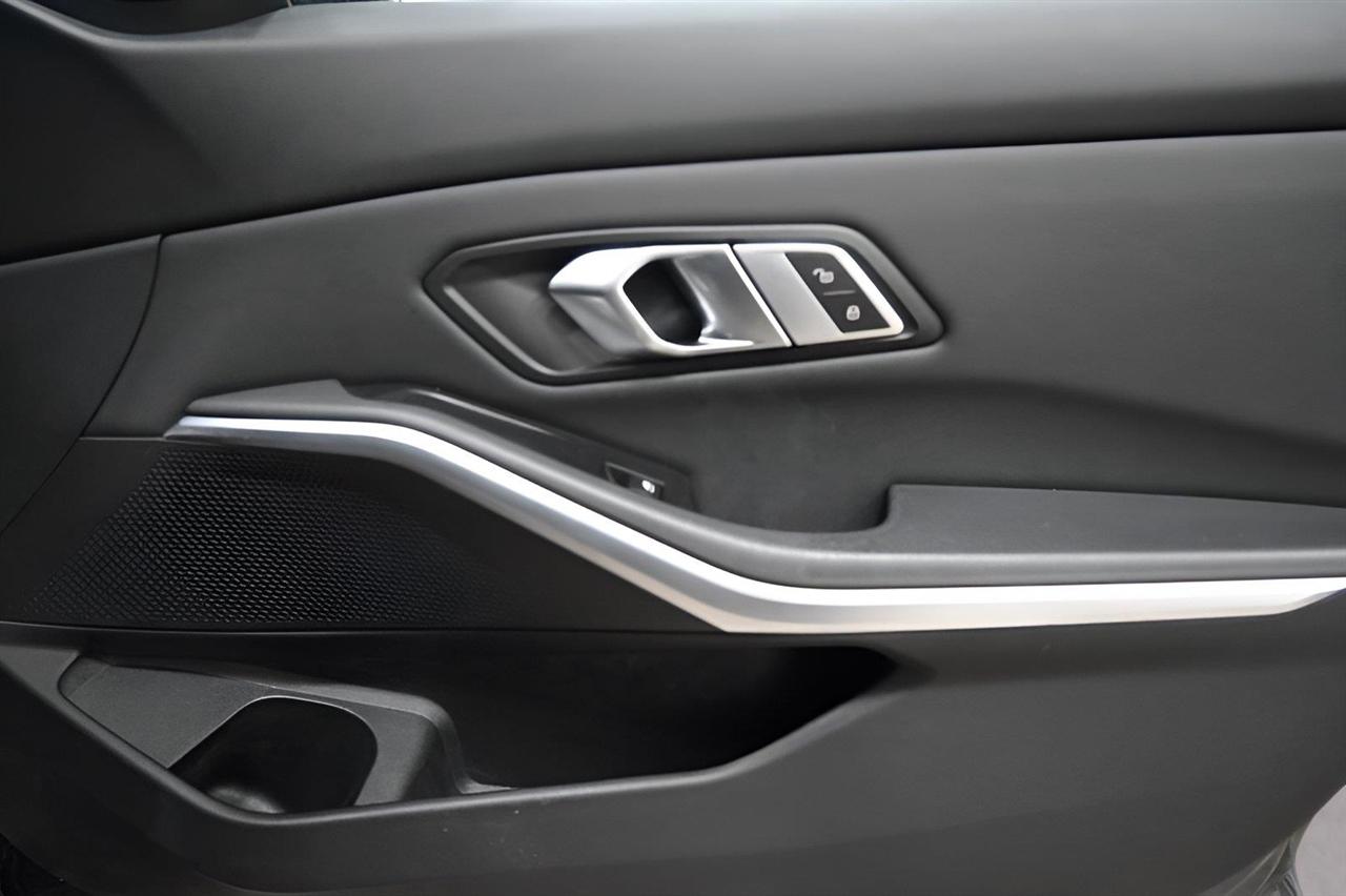 BMW 3 Series 330i xDrive Sedan 2019