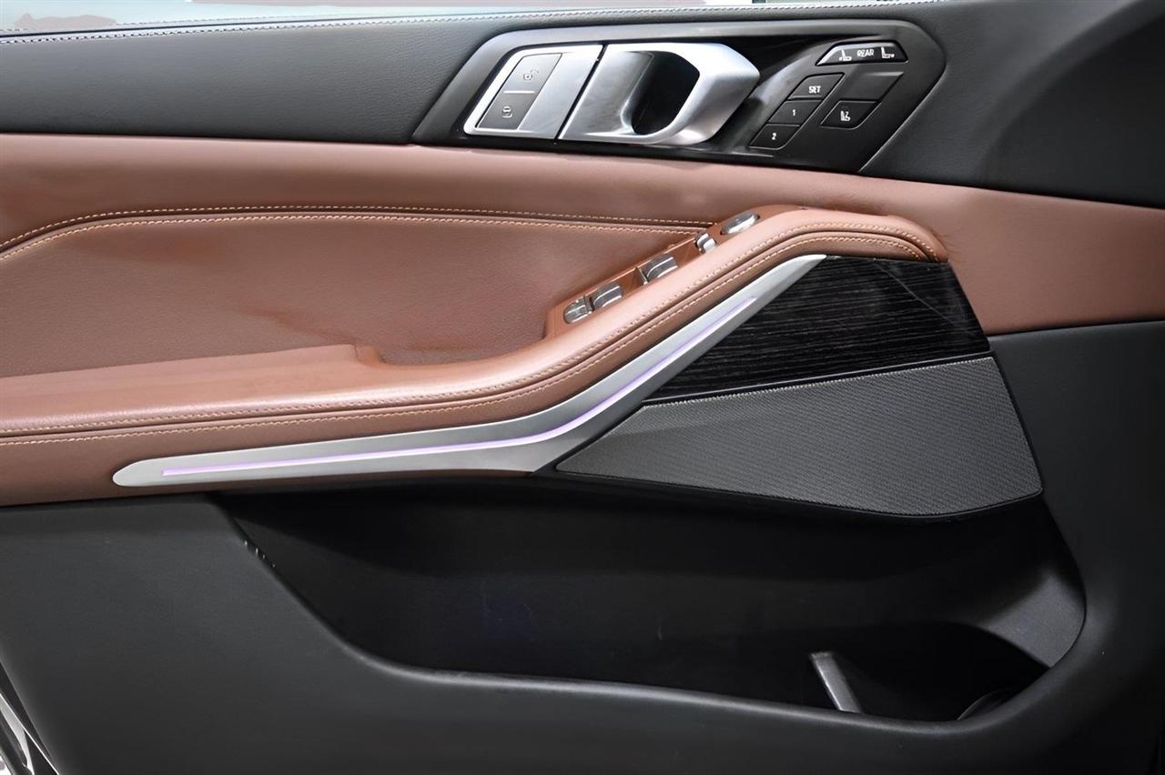 BMW X7 xDrive40i Sports Activity Vehicle 2020