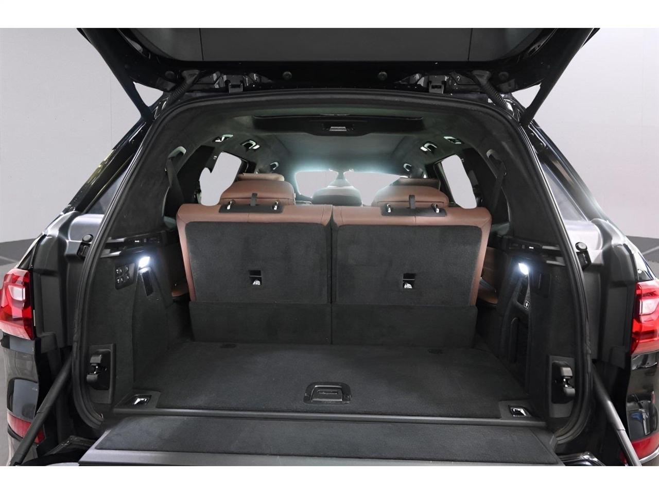 BMW X7 xDrive40i Sports Activity Vehicle 2020
