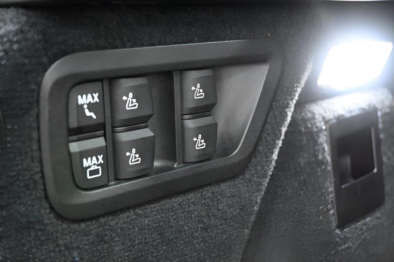 BMW X7 xDrive40i Sports Activity Vehicle 2020