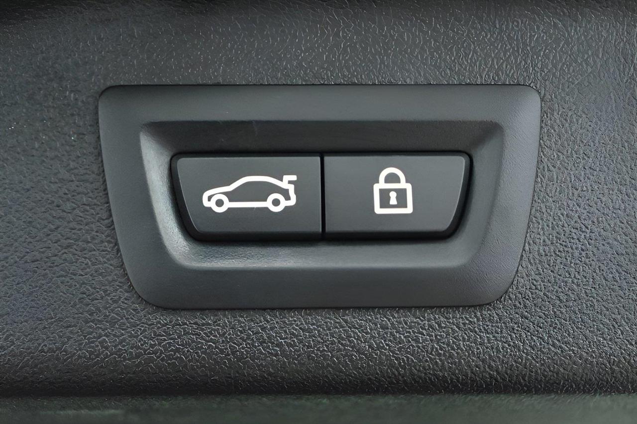 BMW X7 xDrive40i Sports Activity Vehicle 2020