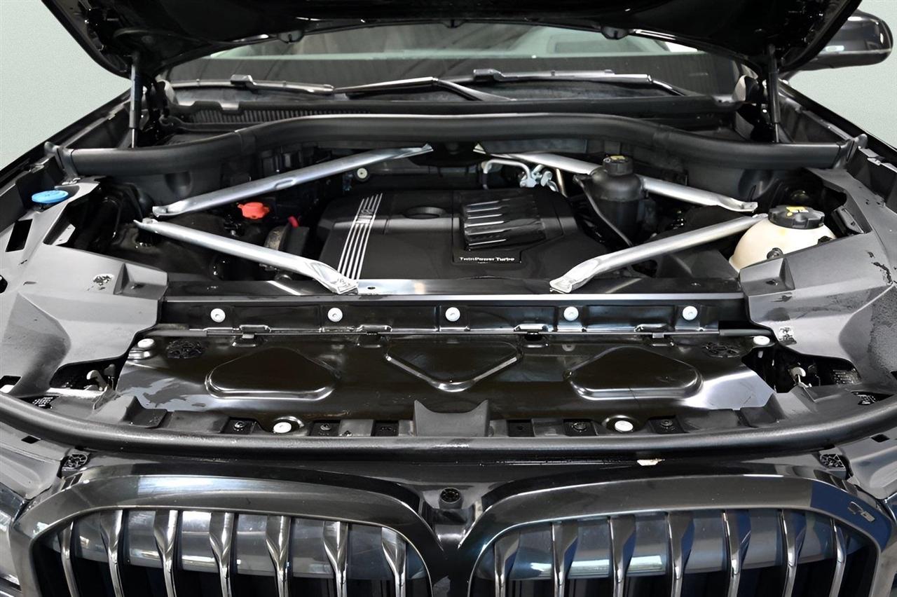 BMW X7 xDrive40i Sports Activity Vehicle 2020