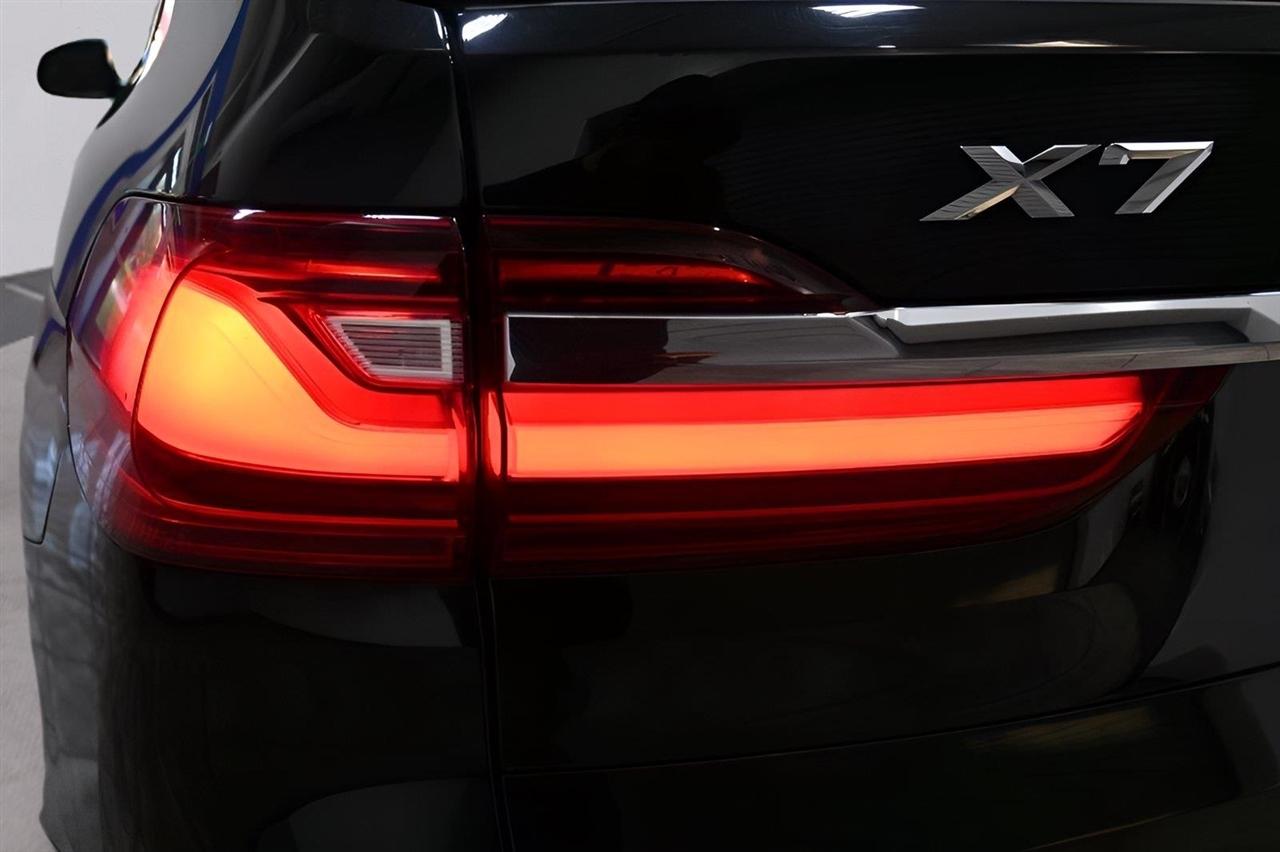BMW X7 xDrive40i Sports Activity Vehicle 2020