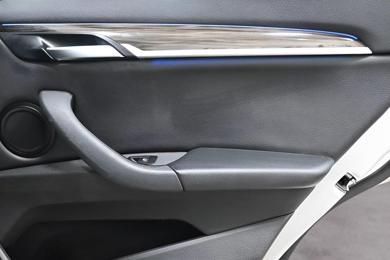 BMW X1 xDrive28i Sports Activity Vehicle 2021