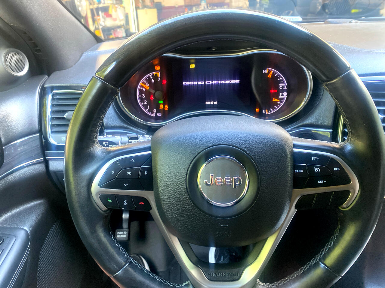 Jeep Grand Cherokee Overland 4WD 2020 Jeep Grand Cherokee Overland 4WD 2020