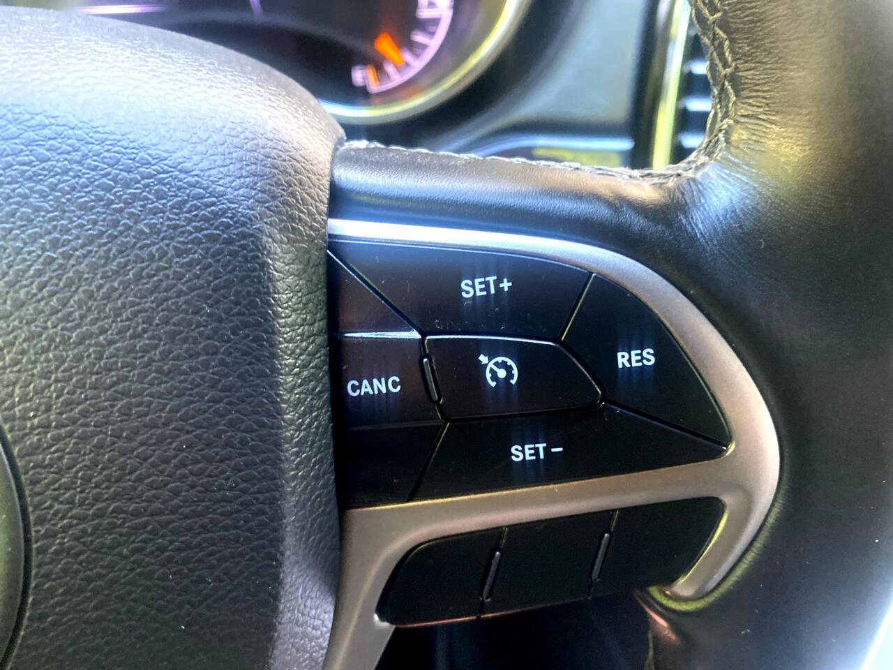 Jeep Grand Cherokee Overland 4WD 2020 Jeep Grand Cherokee Overland 4WD 2020