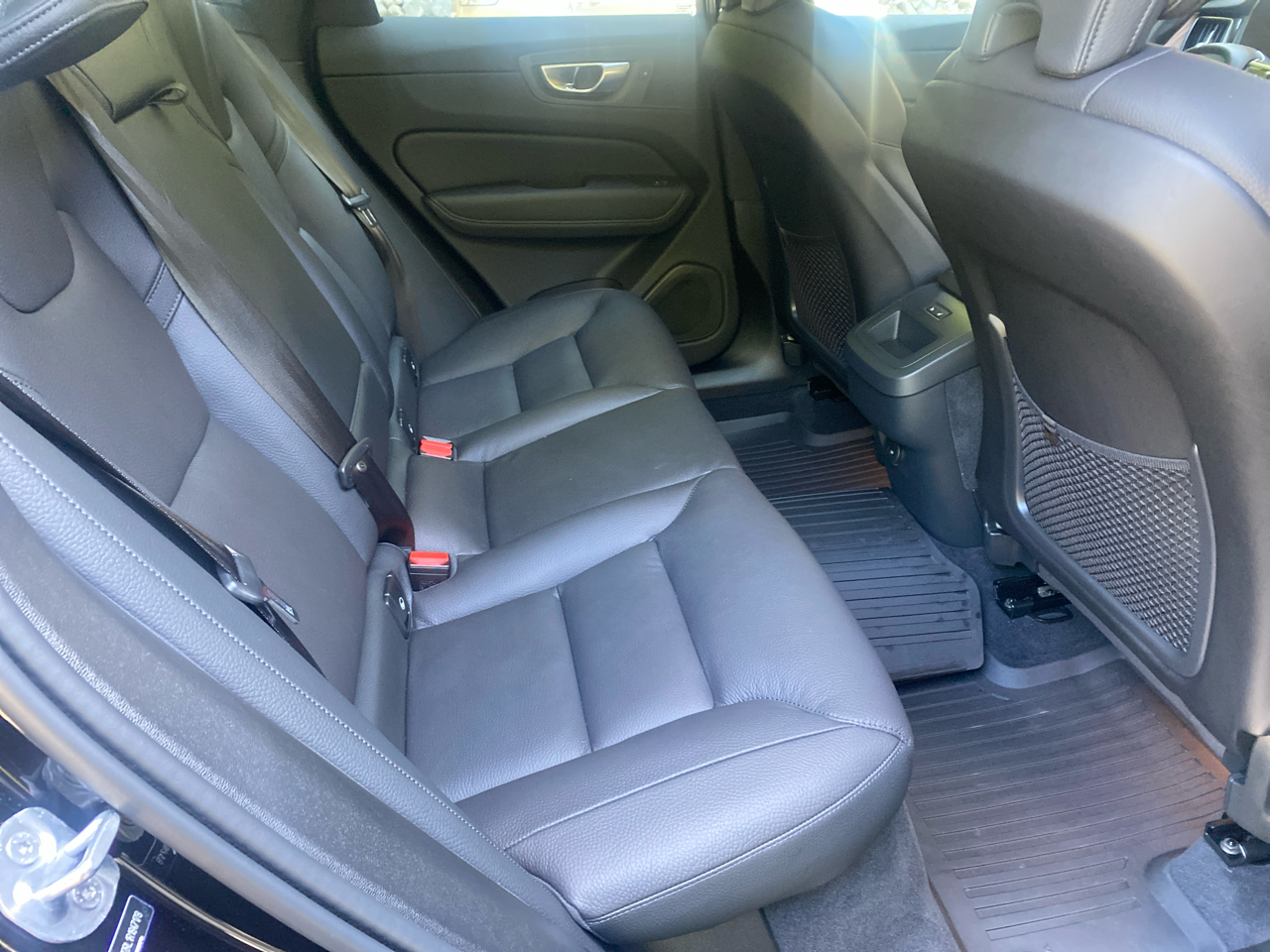 2024 Volvo XC60 B5 Plus photo 3