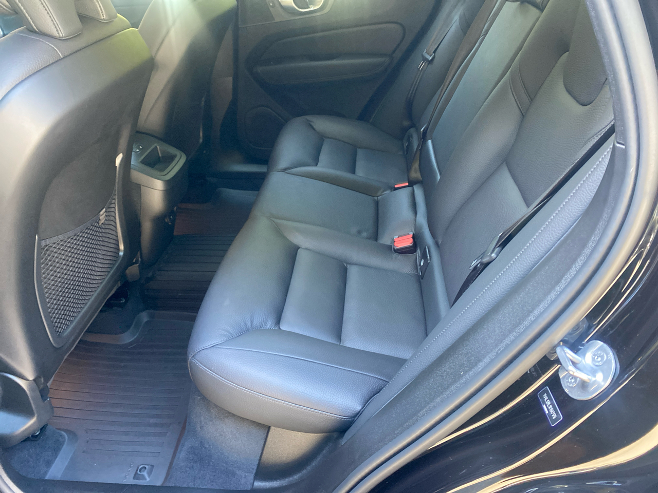 2024 Volvo XC60 B5 Plus photo 4