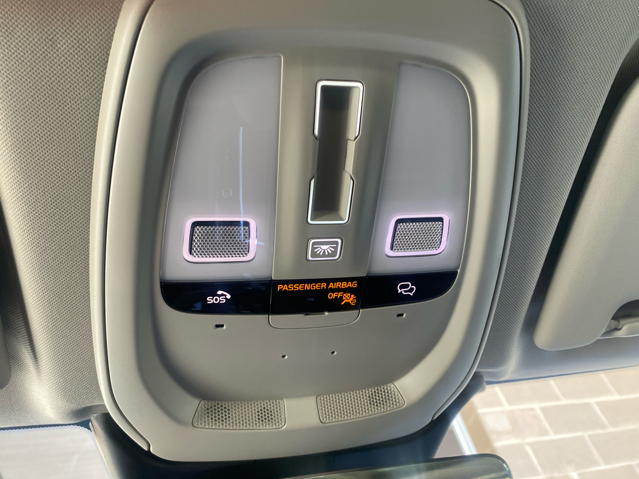 2024 Volvo XC60 B5 Plus photo 12