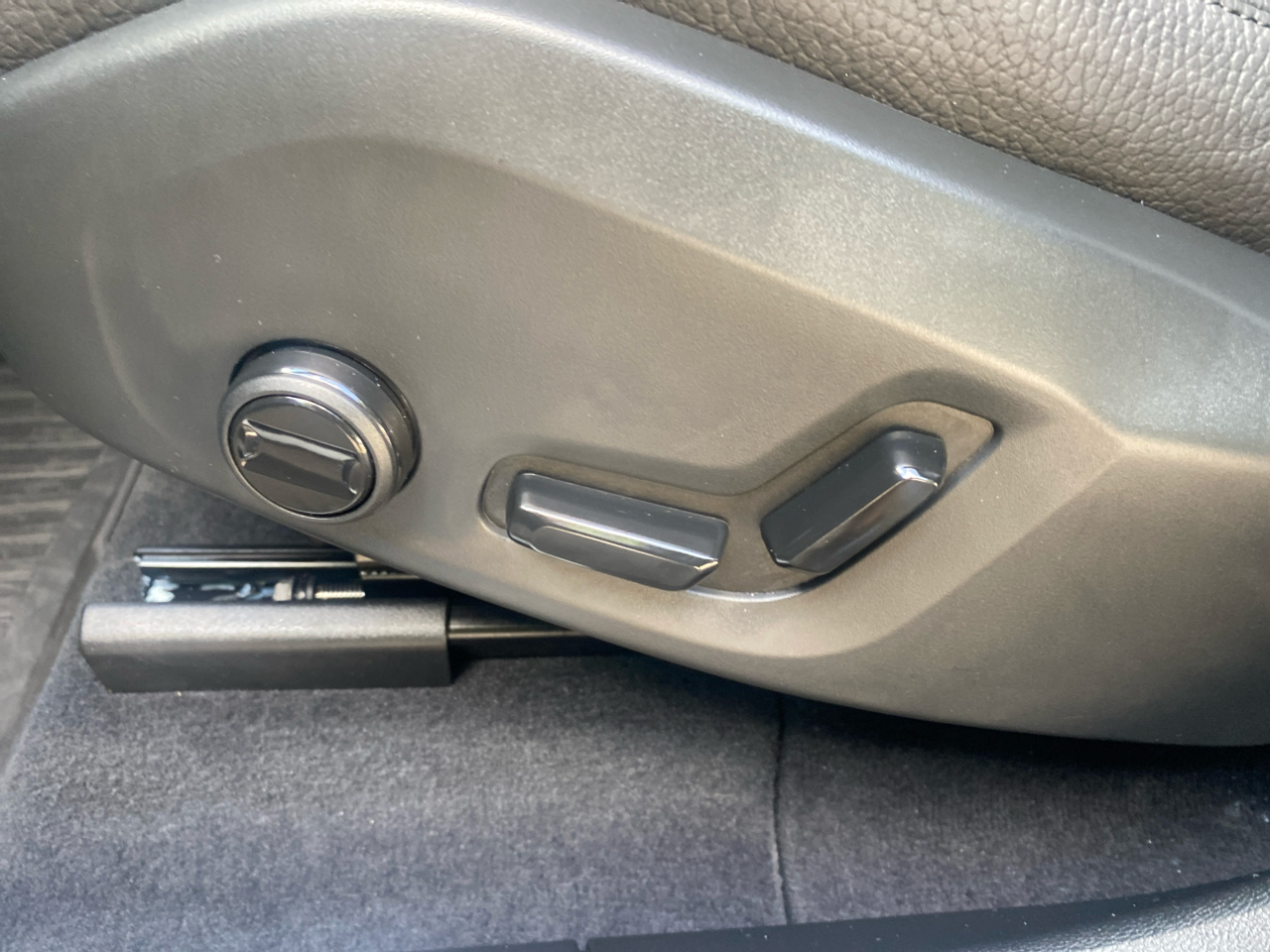 2024 Volvo XC60 B5 Plus photo 20