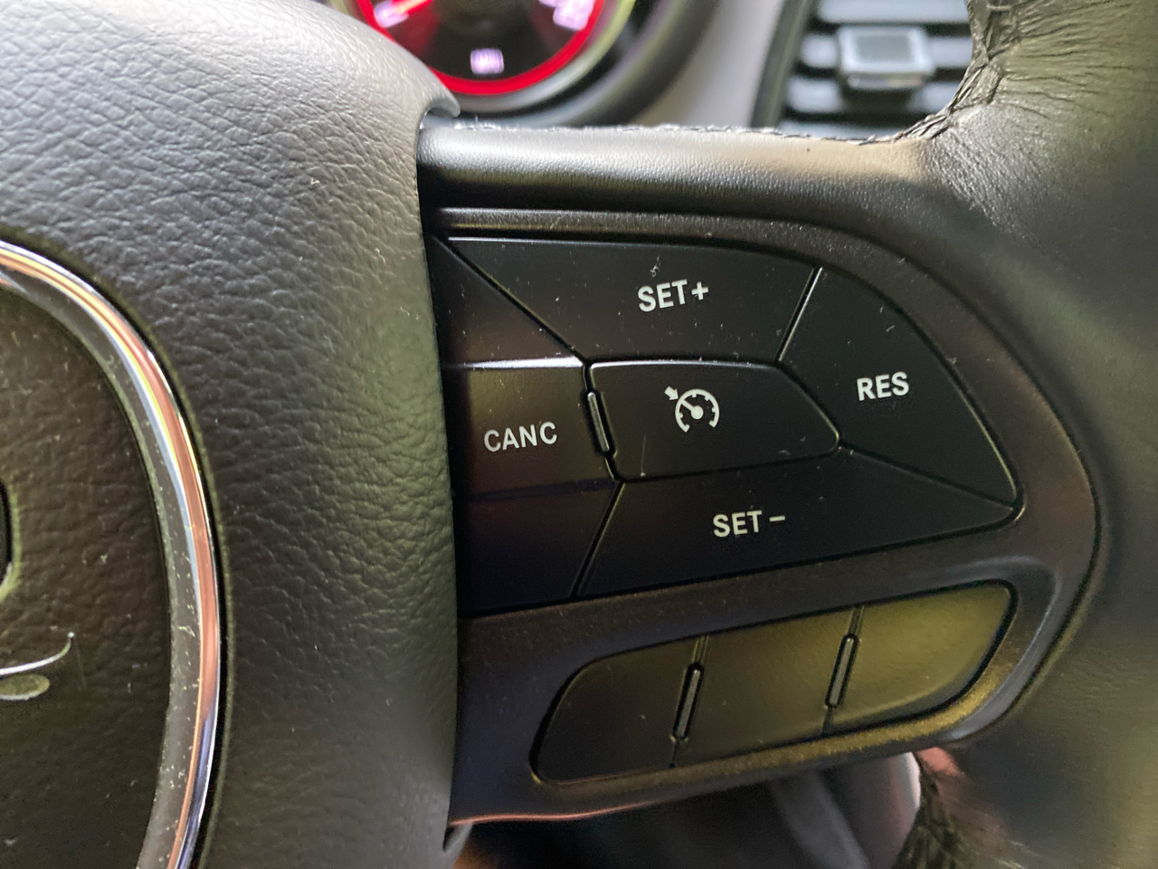 2022 Dodge Challenger SXT AWD photo 7