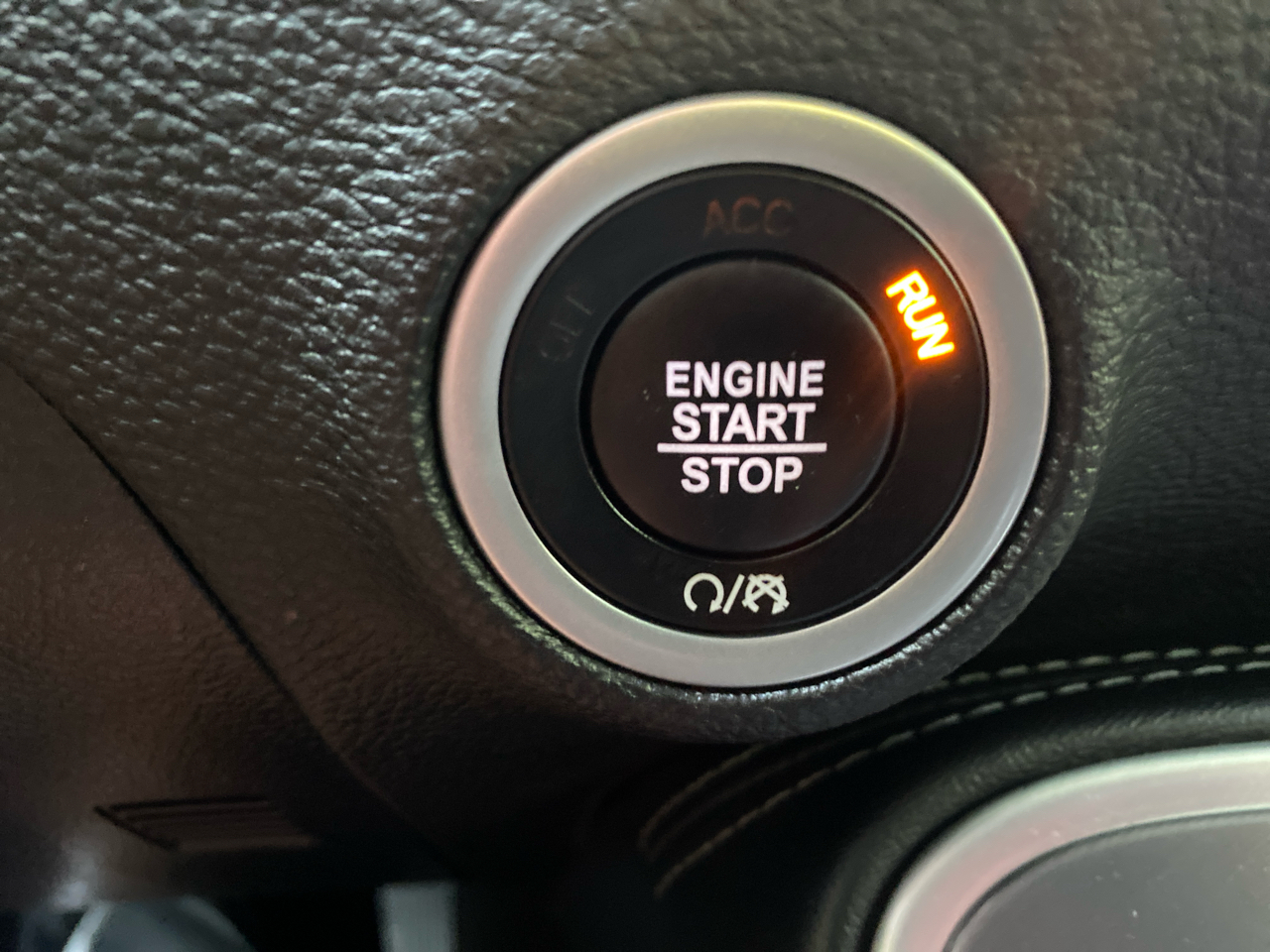 2022 Dodge Challenger SXT AWD photo 13