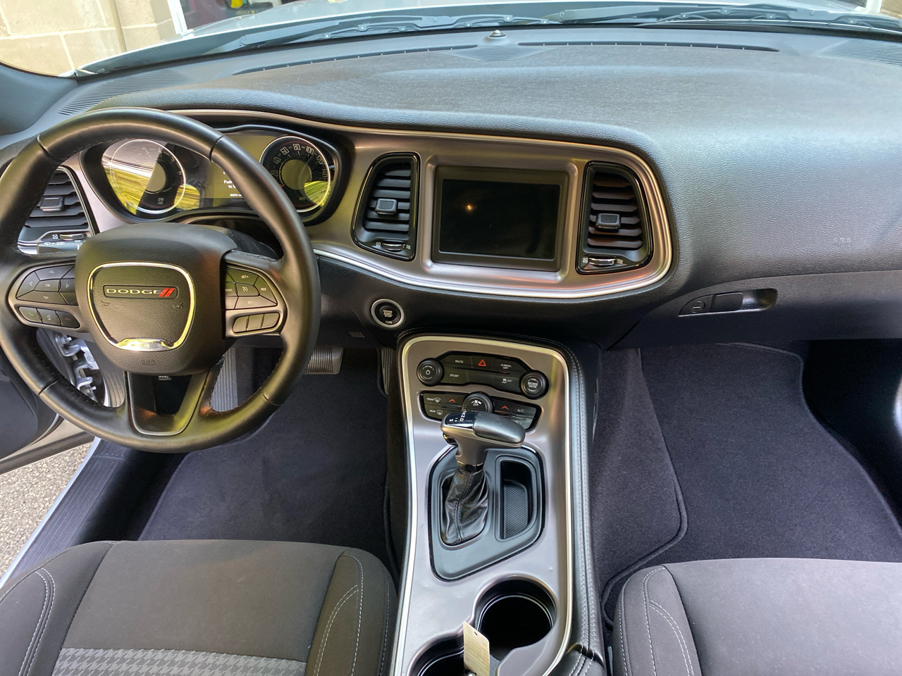2022 Dodge Challenger SXT AWD photo 17