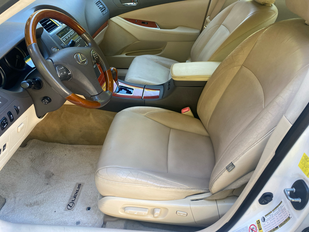 2011 Lexus ES 350 photo 3