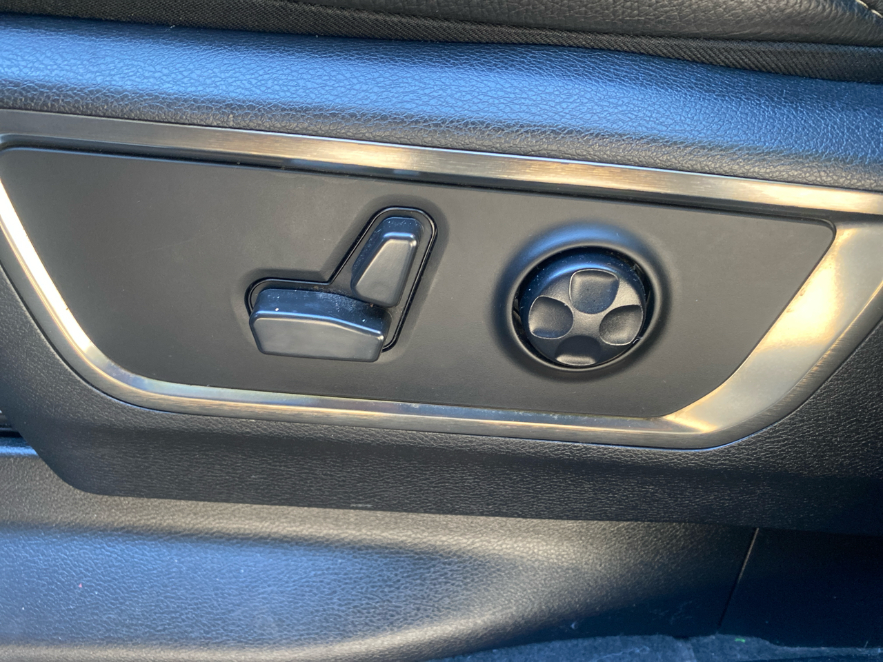 2021 Ram 1500 Limited photo 28