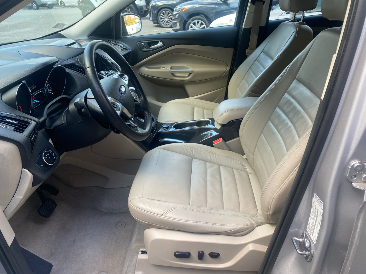 2015 Ford Escape Titanium photo 2